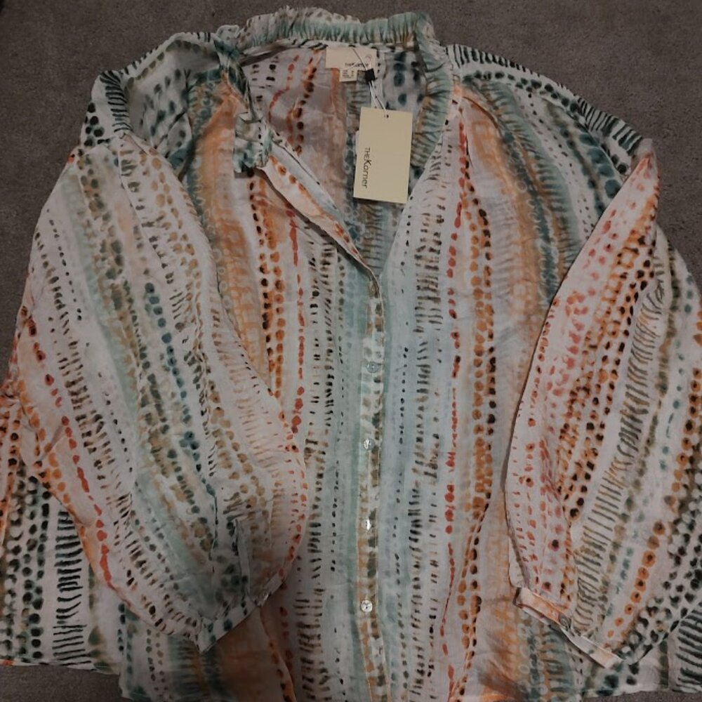 NWT The Korner Lightweight top